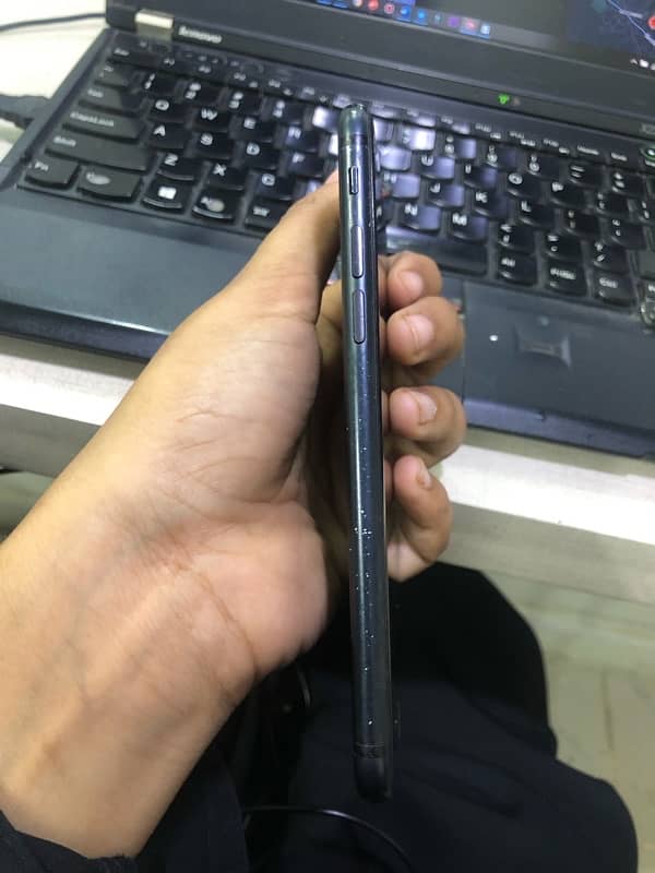 Iphone 7 Black Color 32 gb 1