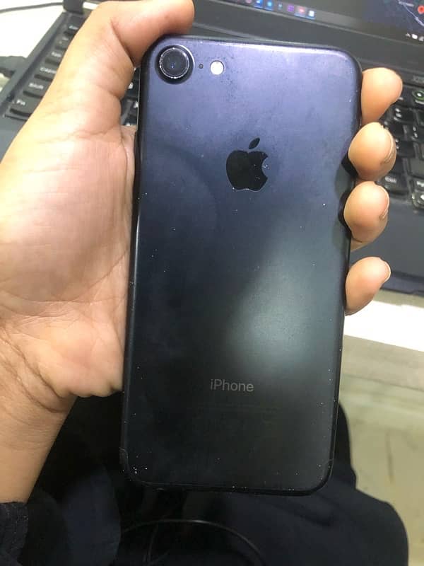 Iphone 7 Black Color 32 gb 2