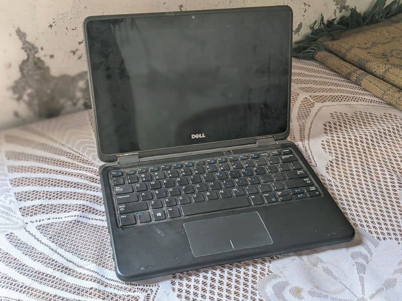 Dell Laptop 3