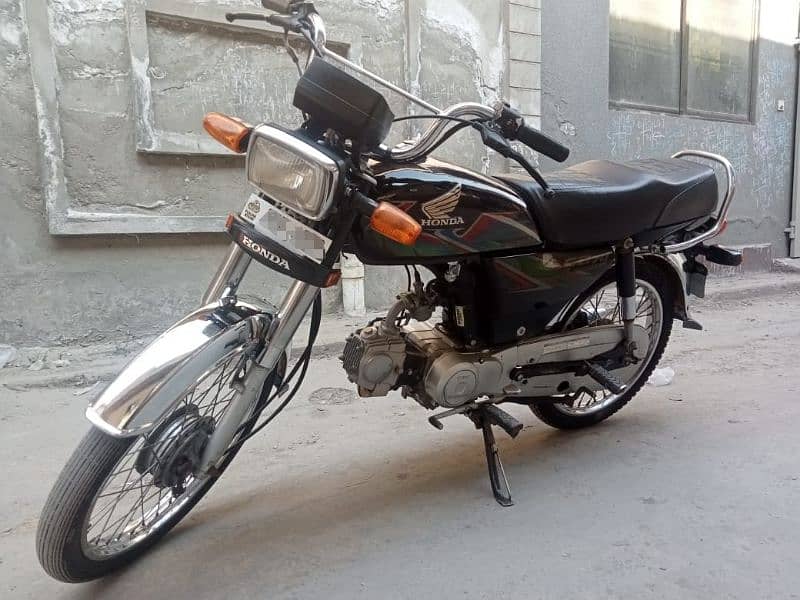 Honda CD 70 2021 in good condition 0/3/4/9/6/9/4/1/8/1/7 2