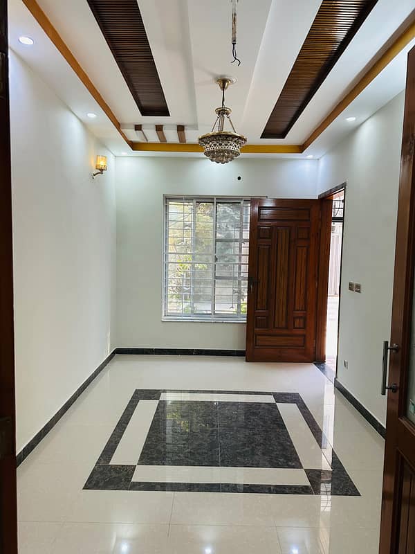 5 Marla House For sale Available In Sabzazar Scheme 2