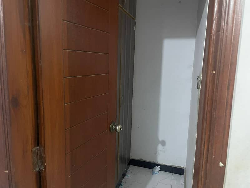 three bed dd second floor portion for rent in johar 4