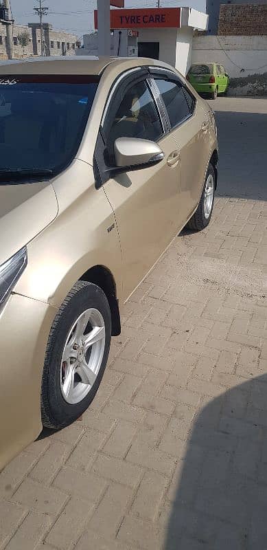 im selling my Toyota Corolla GLI 2016 in very good condition 4