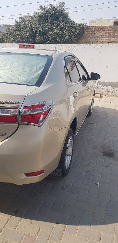 im selling my Toyota Corolla GLI 2016 in very good condition 12