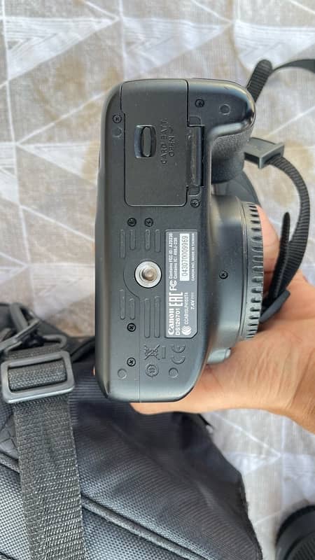 Canon 4000D DSLR camera and 2 month used is new 5