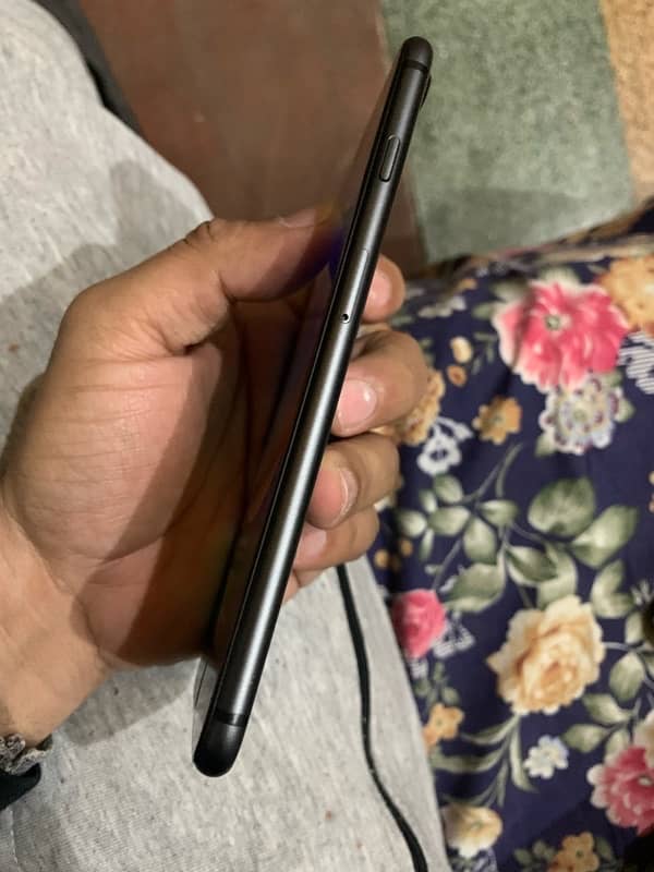 Iphone 8 plus lush condition sim time available 4