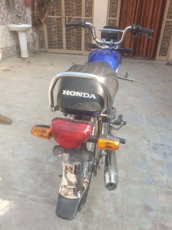 CD 70 Honda Bike For sale 3