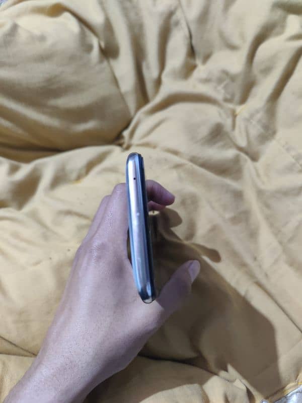 oppo reno z phone in used but full condition 4