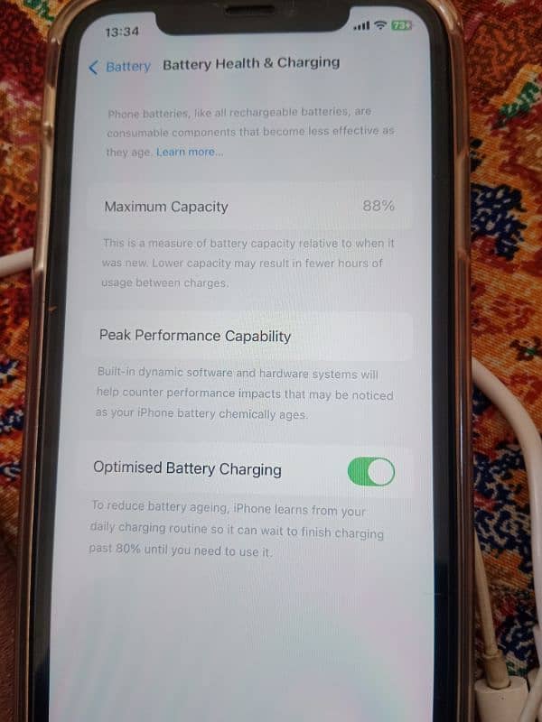 iphone 11 . . . . 88 bettry health. . face is disable. . . . . . 2