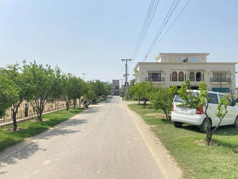 Residential Plot For Grabs In 5 Marla Lahore 7