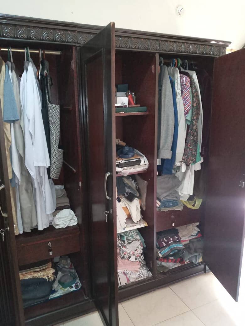 Luxury Wooden 3 Door Cupboard Just Like New 3