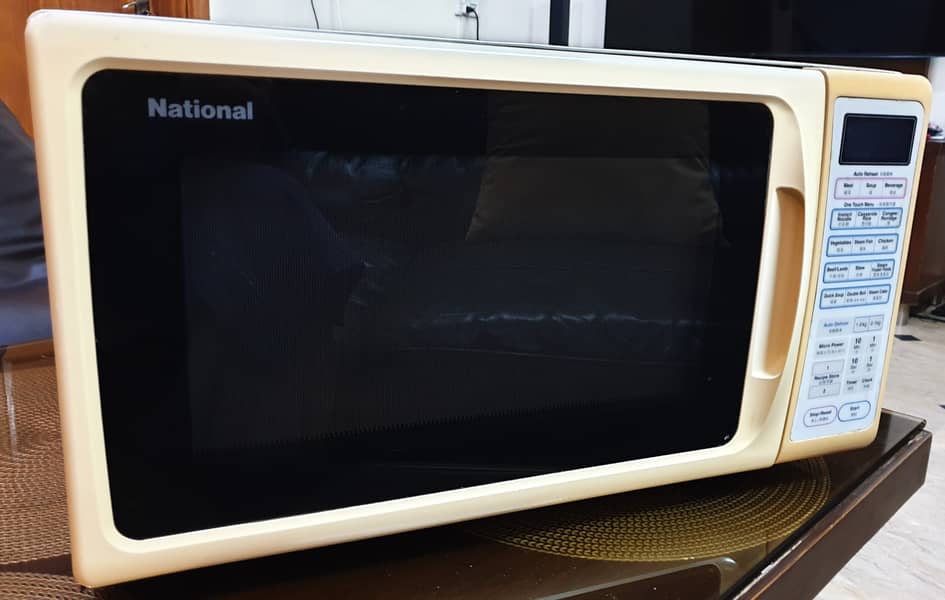 National Microwave Oven Made in Japan 42 liter Best Condition 1