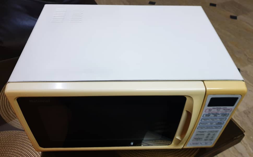 National Microwave Oven Made in Japan 42 liter Best Condition 2