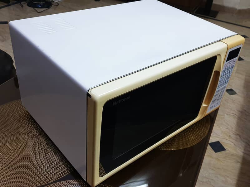 National Microwave Oven Made in Japan 42 liter Best Condition 3