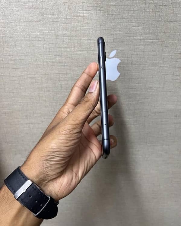 iPhone 11 64 gb non pta jv water pack Air tagit 1