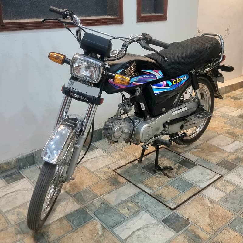 Honda CD 70 Black 07-2024 Golden Number 7