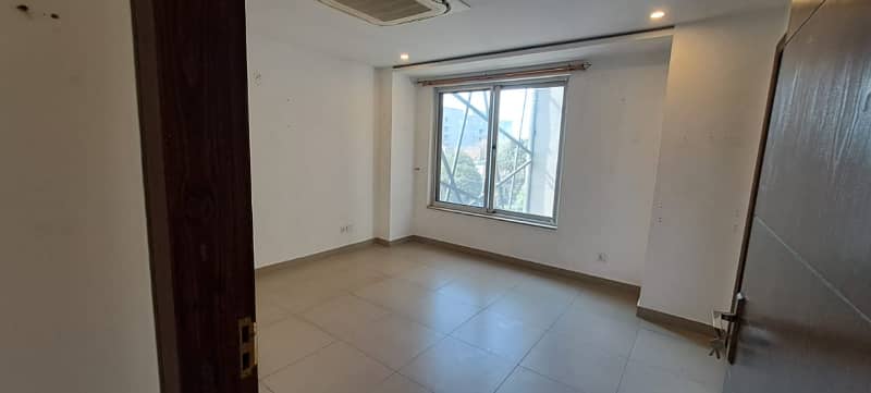 Spacious 4 Kanal Commercial House In The Heart Of Muslim Town For Rent 0