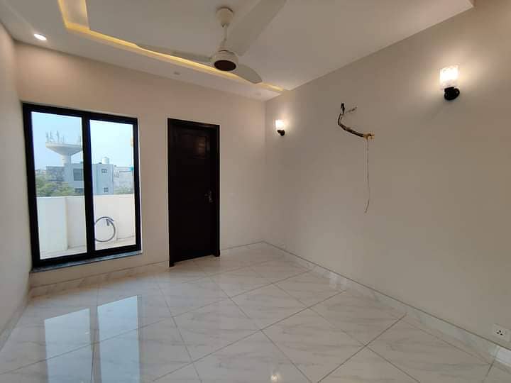 5 Marla Brand New House For Sale In Lake City - Sector M-7B Lake City Lahore 10