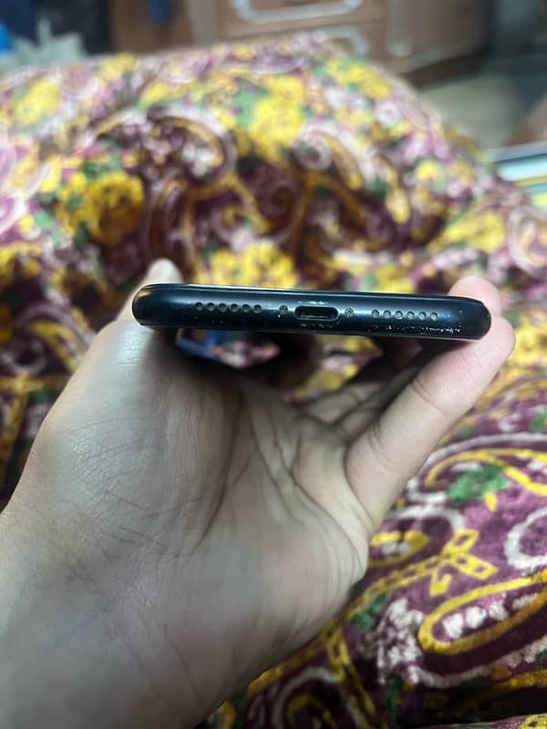 iPhone XR jv 64gb 4