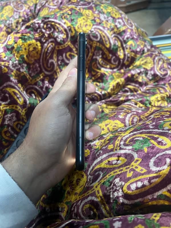 iPhone XR jv 64gb 6