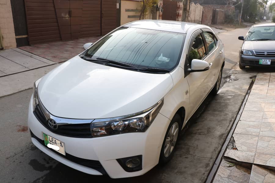 Toyota Corolla Altis 2015 - (Number 2016) 1