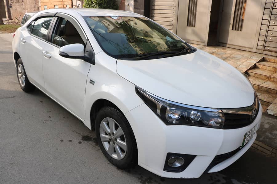 Toyota Corolla Altis 2015 - (Number 2016) 4