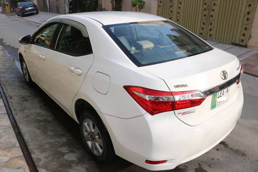 Toyota Corolla Altis 2015 - (Number 2016) 6