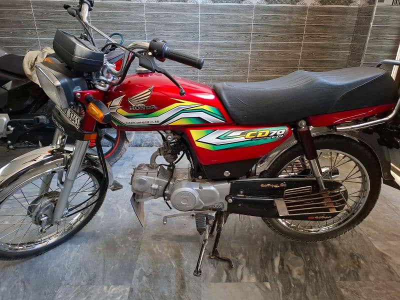 Honda cd70cc 10 by 10 condition look like new 1