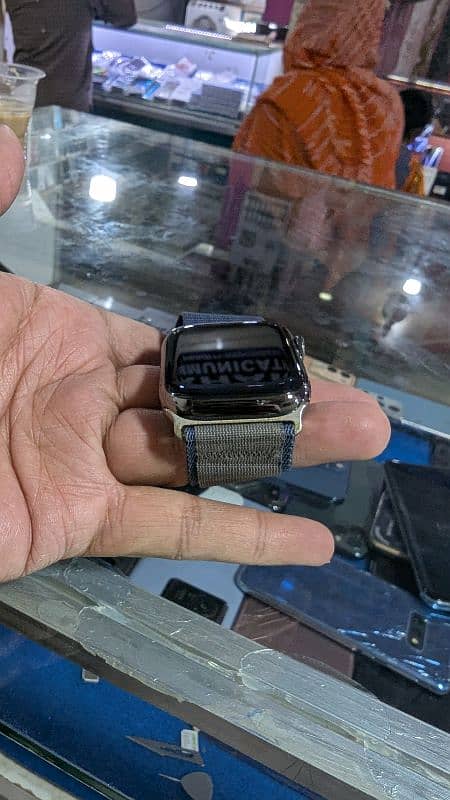 Apple Watch Series 7 Stainless Steel 4