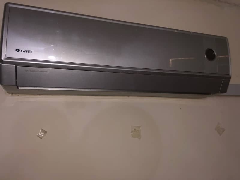 Gree AC Non inverter in excellent condition 1