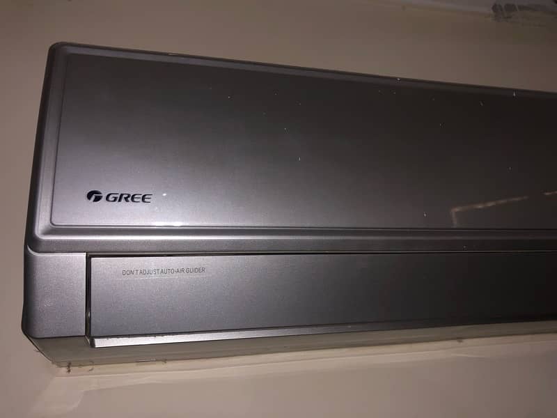 Gree AC Non inverter in excellent condition 2