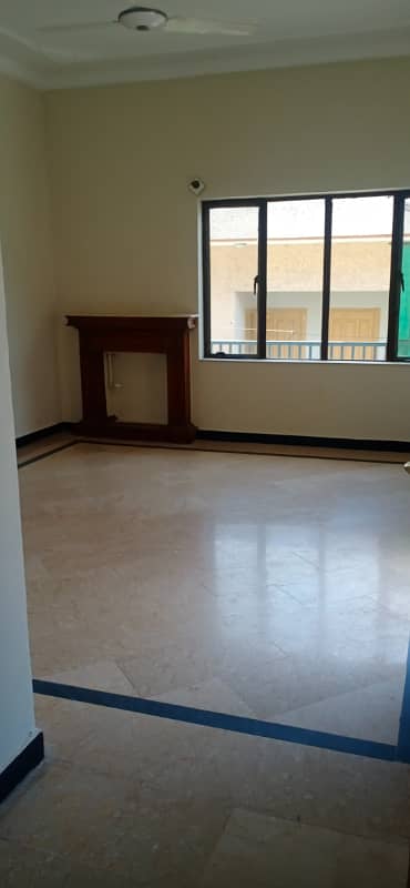 3 Bedroom Flat Available For Rent In G11 7