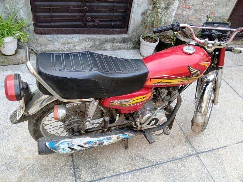 united 125 us euro-2 125 bike red colour lahore number good condition 5