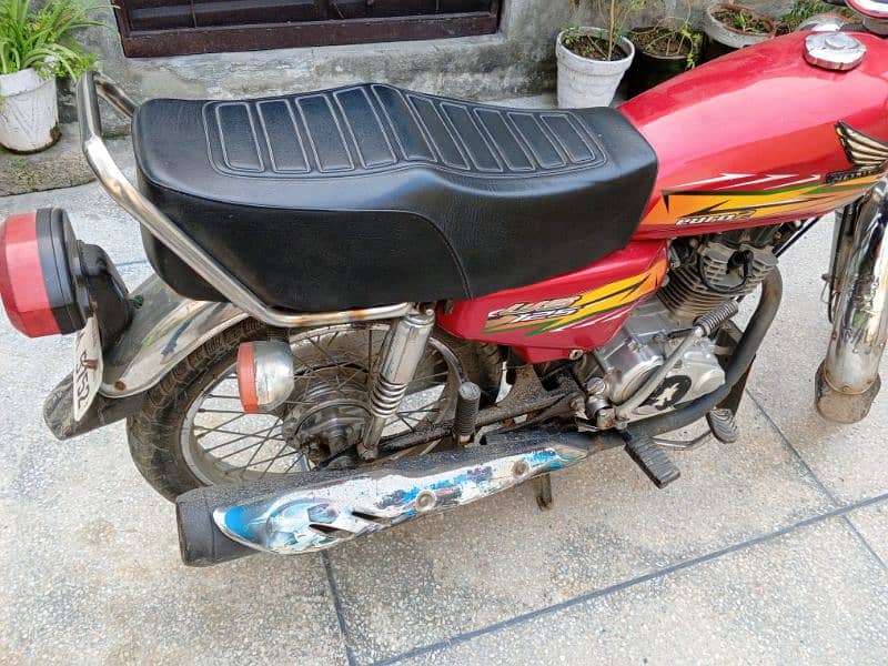 united 125 us euro-2 125 bike red colour lahore number good condition 8