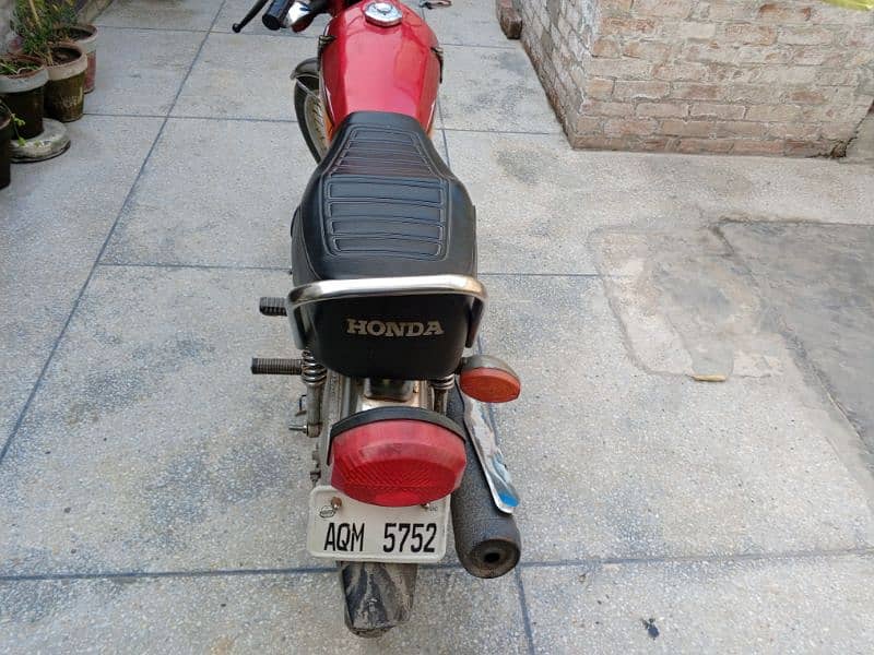 united 125 us euro-2 125 bike red colour lahore number good condition 9