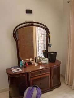 dressing table