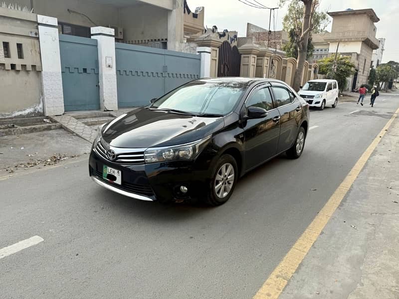 Toyota Altis Grande 2015 1