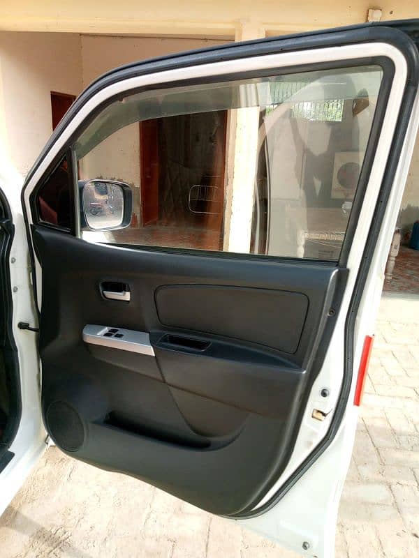 Suzuki Wagon R 2017 8