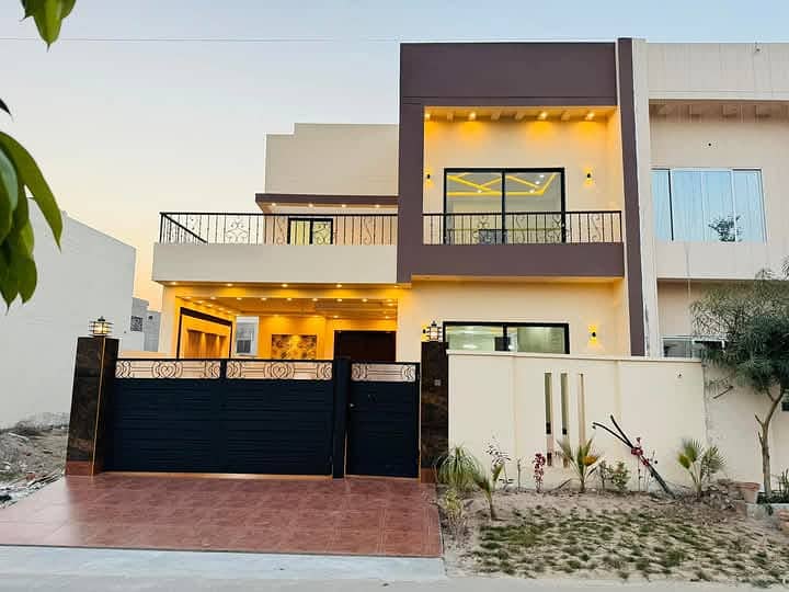 7.5 Marla Park Facing Modern Ultra-Luxurious Designer House for Sale in buch Multan 0