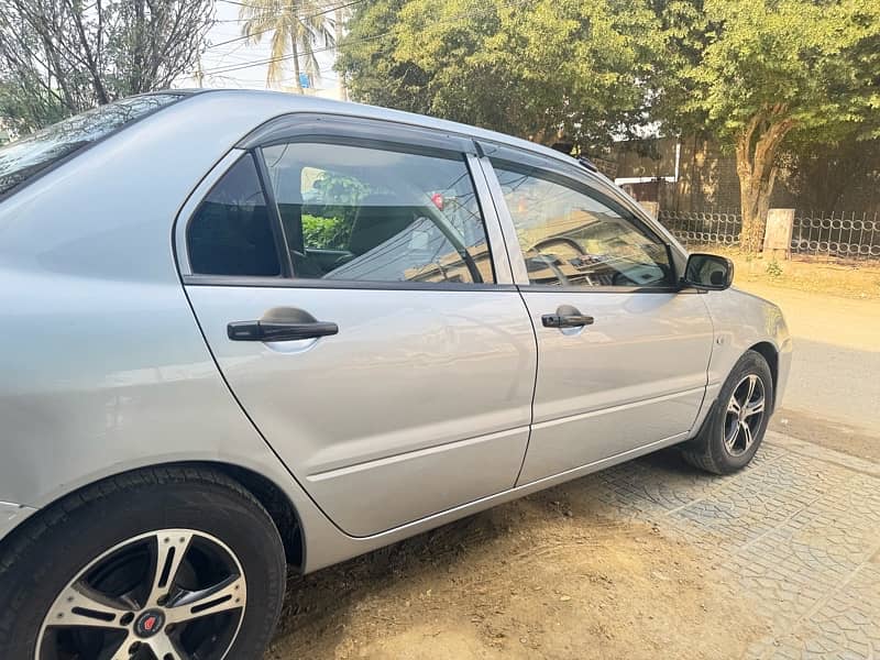 Mitsubishi Lancer 2005 Islamabad registered 4