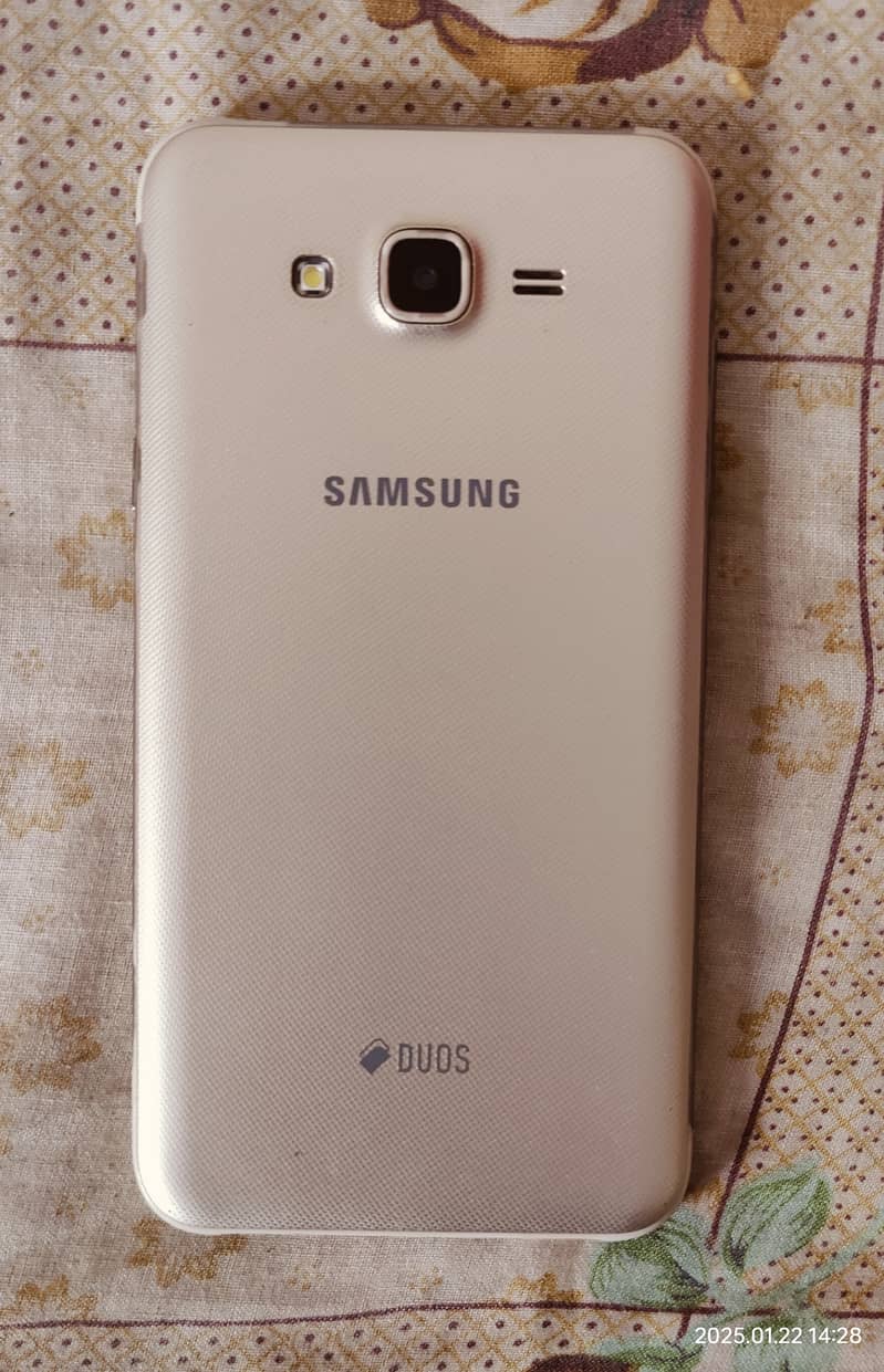 Samsung J7 core - 3gb/32gb total genuine with box 3