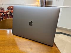 MacBook Pro 2019 - 16 inch (i9 & 1 TB)