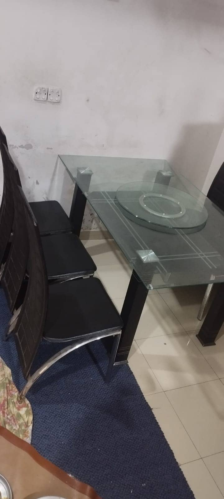 6 Seater Dining table with 5 chairs 6