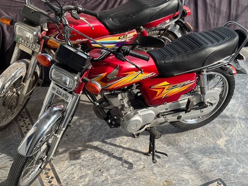 HONDA 125 in mint condition 2