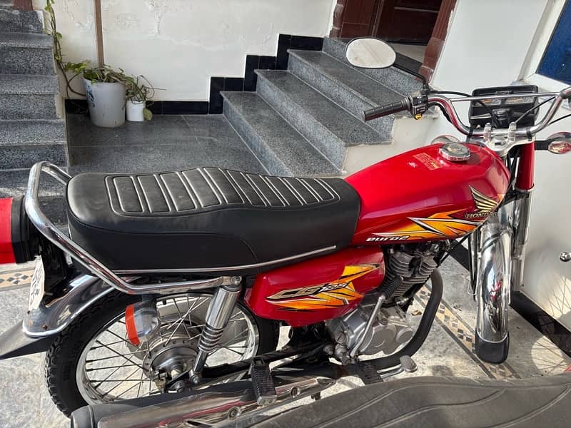 HONDA 125 in mint condition 5