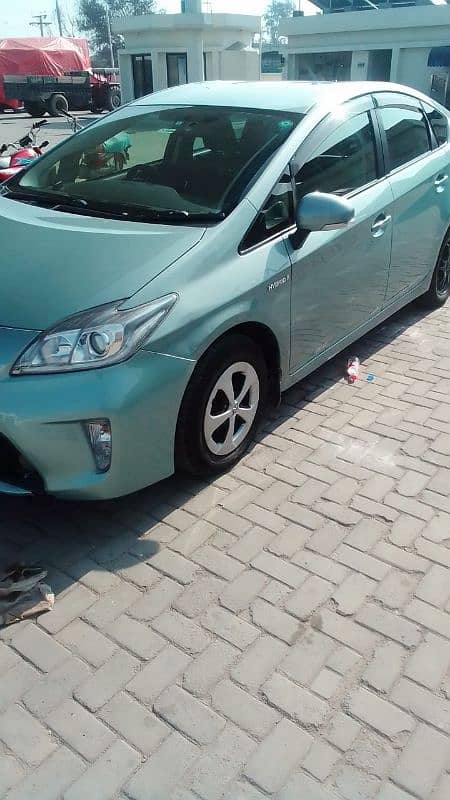 Toyota Prius 2013/ 2016  1.8 Leather Seats 2