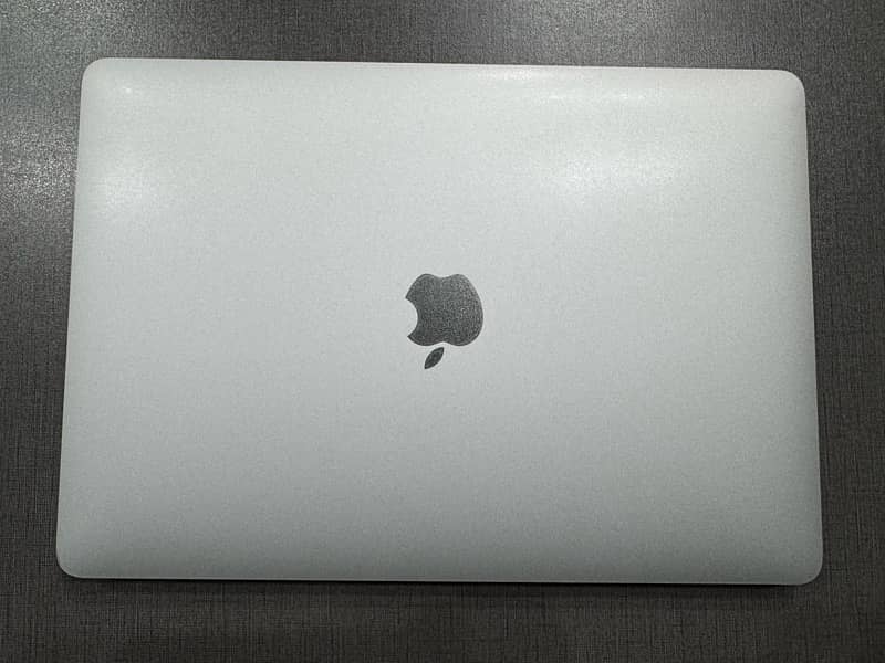 Mac book pro 13-inch M2 8GB, 245GB 0