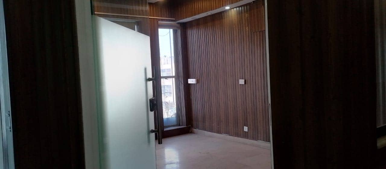 A Well Designed Office Is Up For rent In An Ideal Location In Lahore 0