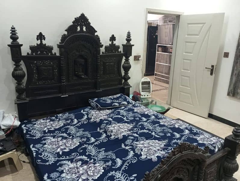 i am selling king bed 1