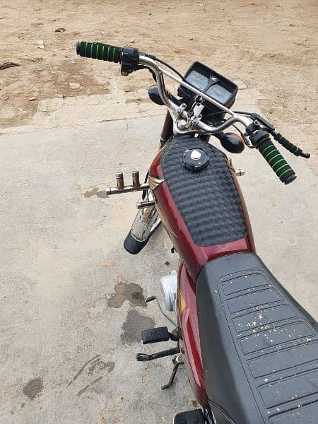 Honda 125. Brand New Condition 6